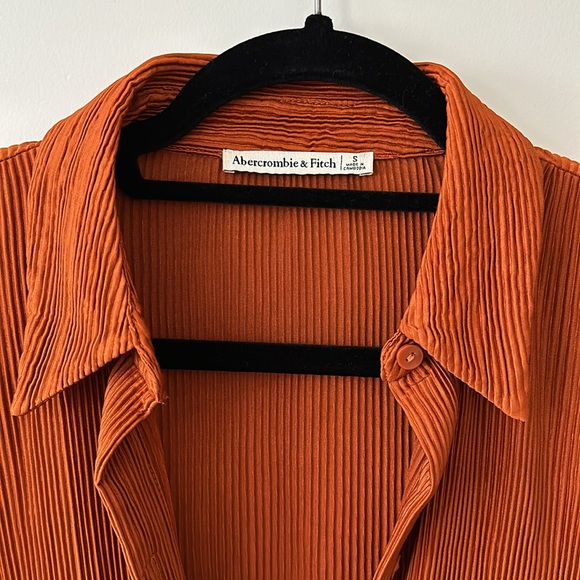 Abercrombie & Fitch - Women’s Button Up - Picture 2 of 3